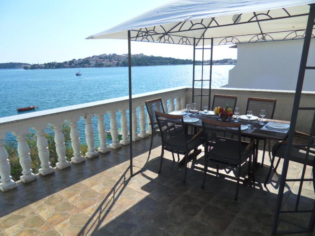 רוגוזניצה Sunset Beachfront Residence מראה חיצוני תמונה